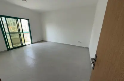 شقة - 2 غرف نوم - 2 حمامات للايجار في شارع 64 ​ - النهدة - الشارقة