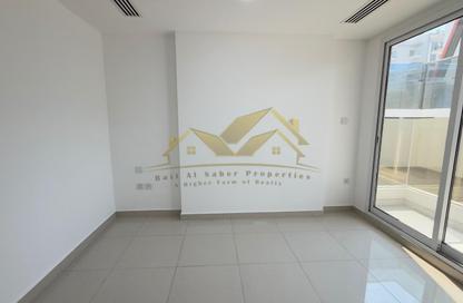 Apartment - 2 - 3 for rent in Infinity Building - Sheikh Zayed Road - Dubai