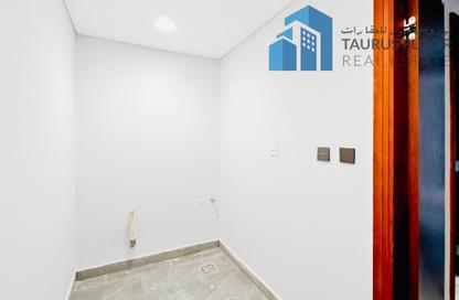 Apartment - 3 Bedrooms - 4 Bathrooms for rent in Jood Residence Plaza - Al Muraqqabat - Deira - Dubai