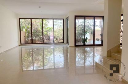 Villa - 4 - 5 for rent in Legacy Nova Villas - District 9 - Jumeirah Park - Dubai