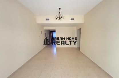 Apartment - 1 Bedroom - 2 Bathrooms for rent in Al Bandary Twin Towers - Al Khan - Sharjah Apartment - 1 Bedroom - 2 Bathrooms for rent in Al Bandary Twin Towers - Al Khan - Sharjah