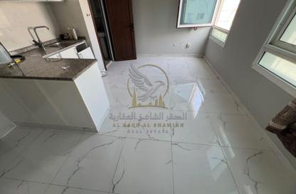 Apartment - Studio for rent in Budaniq 9 Building - Budaniq - Al Qasimia - Sharjah