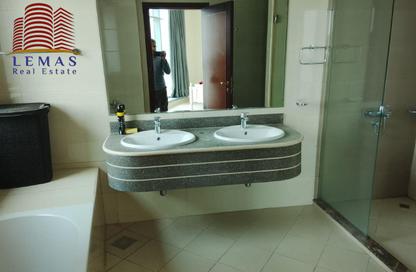 Apartment - 2 Bedrooms - 3 Bathrooms for rent in Ajman Corniche Residences - Ajman Corniche Road - Ajman