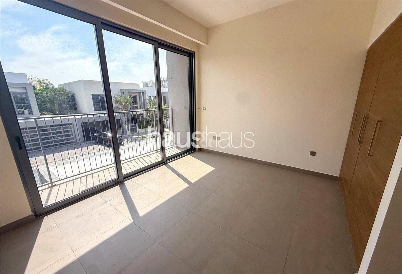 No.1 Location | Family Home | Full Park Views photo 10