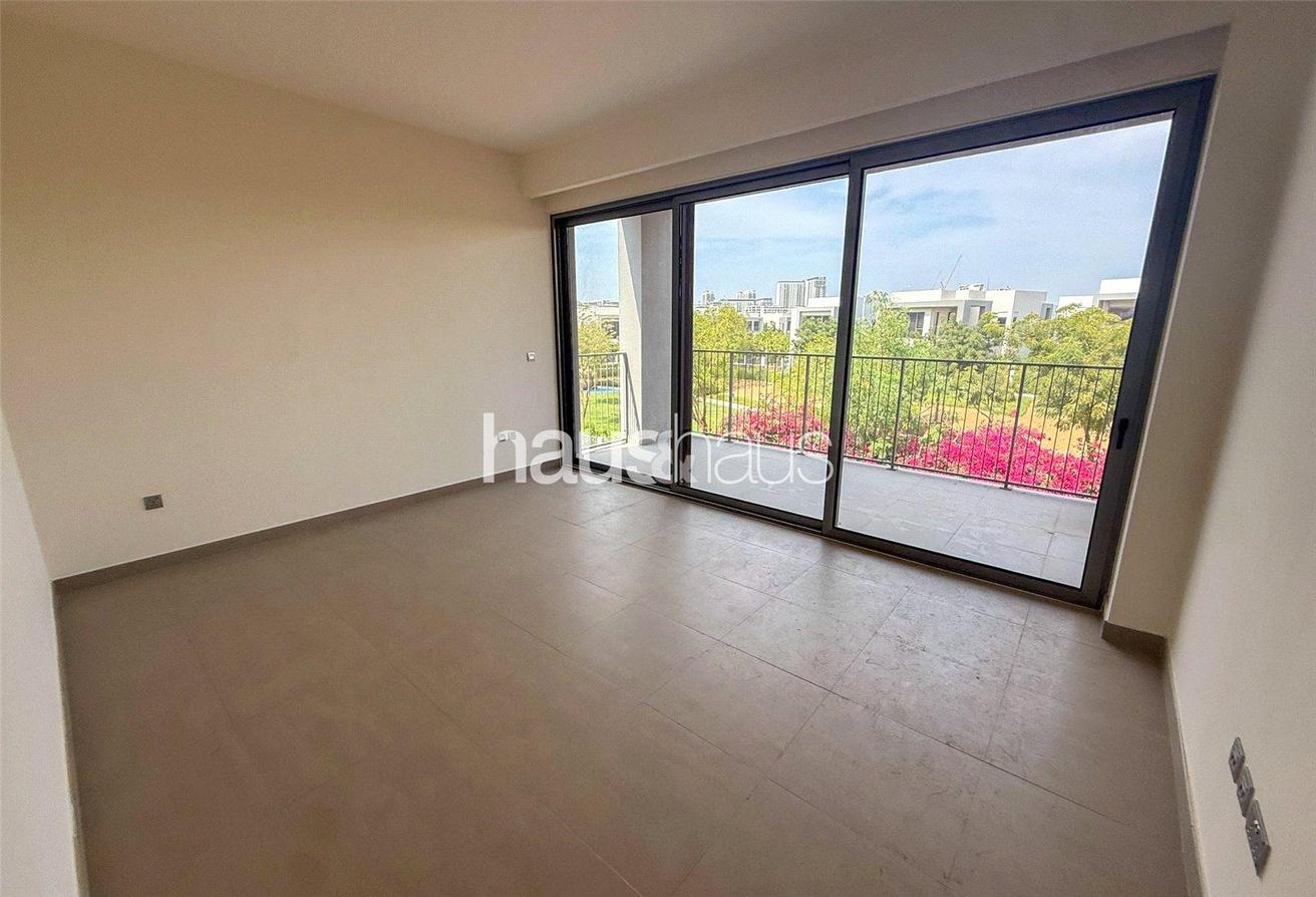 No.1 Location | Family Home | Full Park Views photo 7