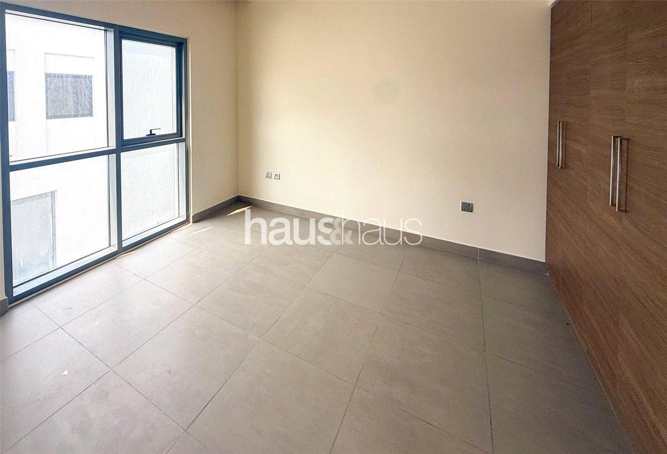 No.1 Location | Family Home | Full Park Views photo 12