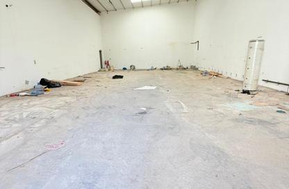 Warehouse - Studio - 1 Bathroom for rent in Umm Al Thuoob - Umm Al Quwain