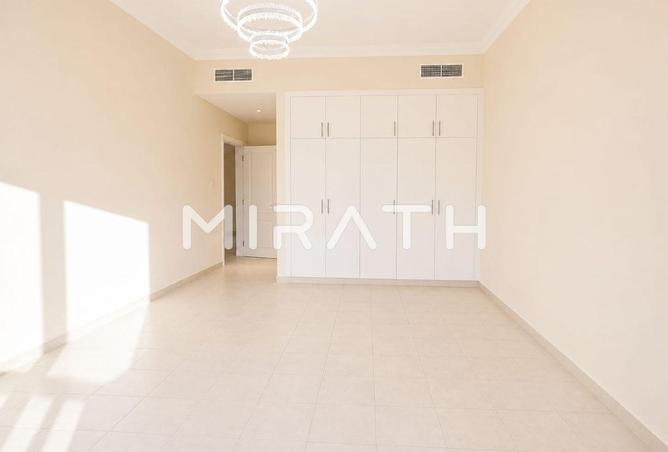 Spacious Villa | Elegant| Close to beach