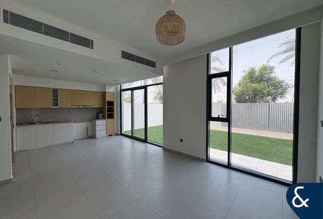 121553080 - Property Image 2