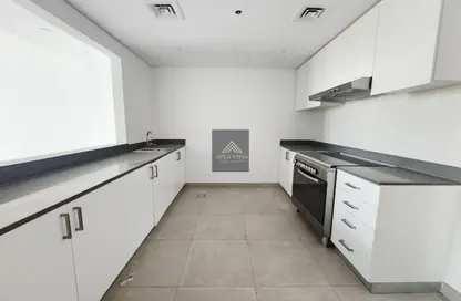 شقة - غرفة نوم - 2 حمامات للايجار في شقق أريج - الجادة - الشارقة