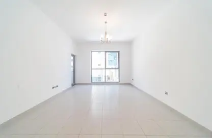 Apartment - 1 Bedroom - 2 Bathrooms for rent in Al Muraqqabat - Deira - Dubai