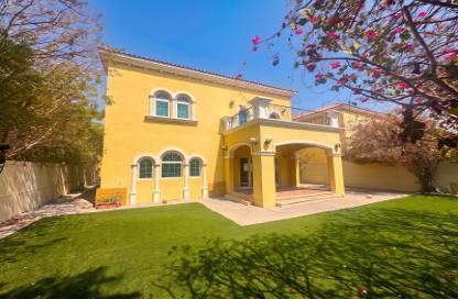 Villa - 3 - 3 for sale in District 8 - Jumeirah Park - Dubai
