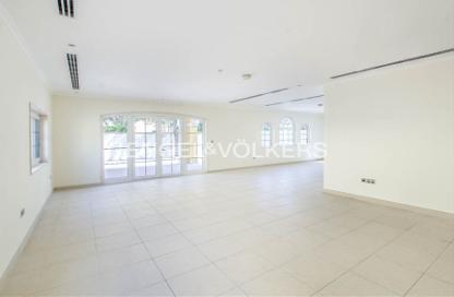 Villa - 3 - 3 for sale in District 8 - Jumeirah Park - Dubai