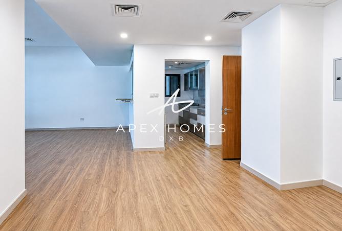 3-bed apartment in Al Ghaf 2 · Chiller free — photo 3