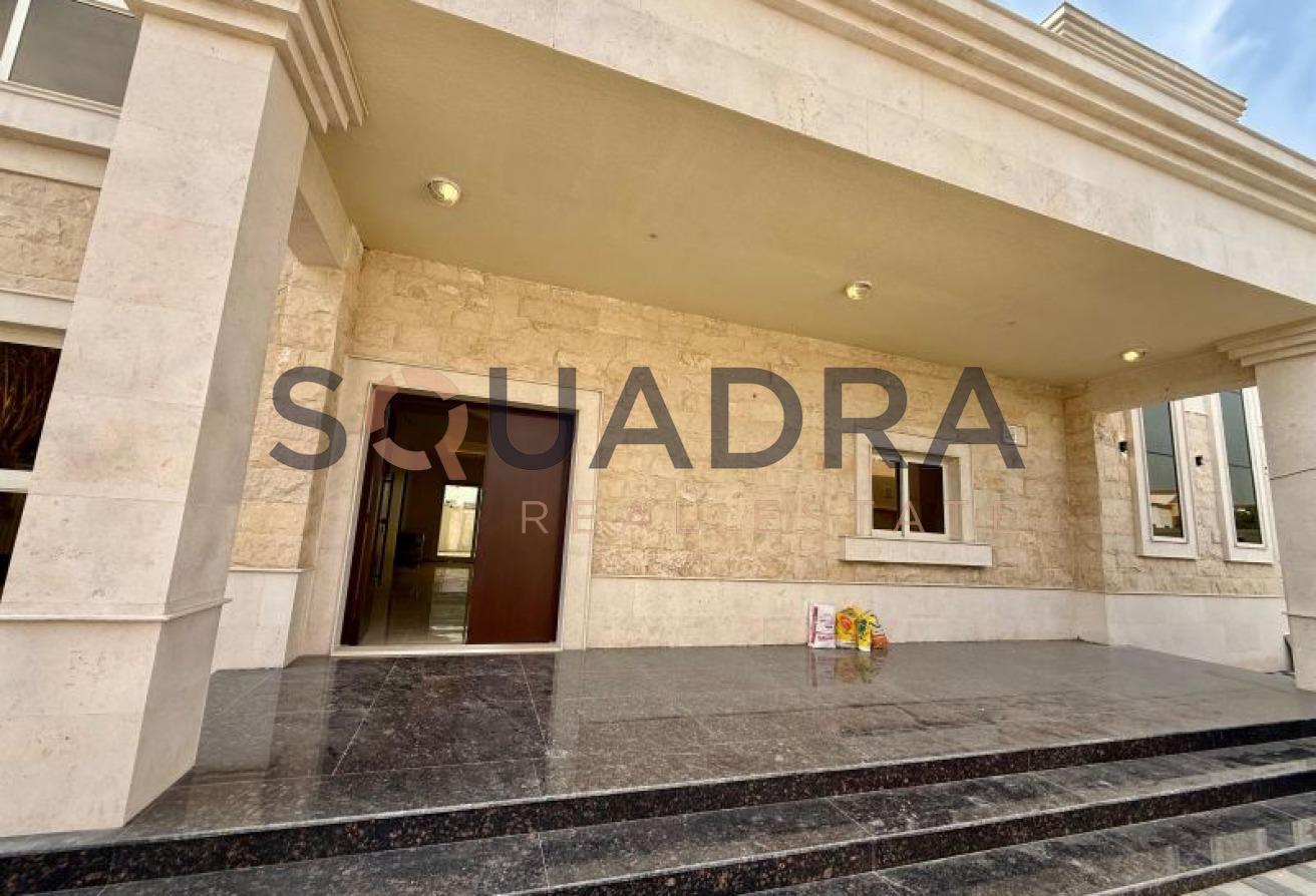 Spacious Family Home | Brand New | Easy Access photo 8