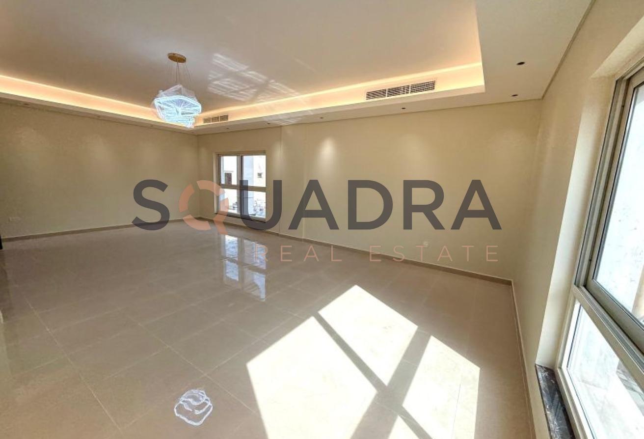 Spacious Family Home | Brand New | Easy Access photo 5