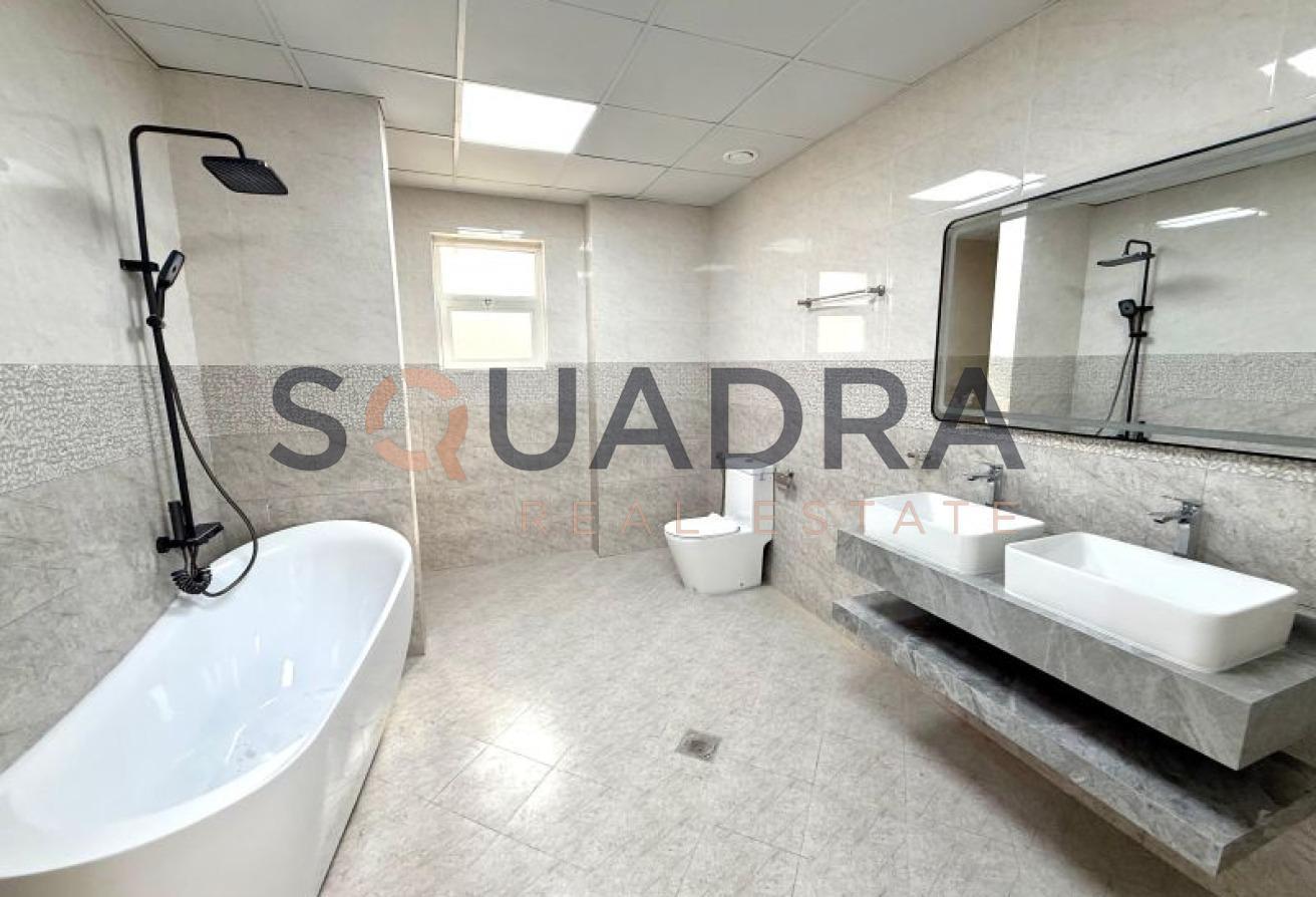Spacious Family Home | Brand New | Easy Access photo 7