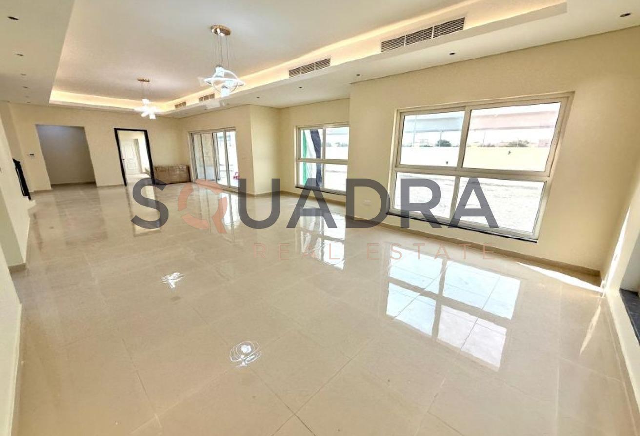 Spacious Family Home | Brand New | Easy Access photo 10