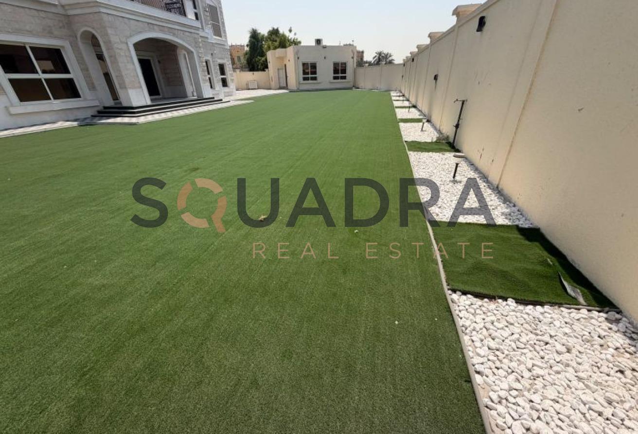 Spacious Family Home | Brand New | Easy Access photo 27