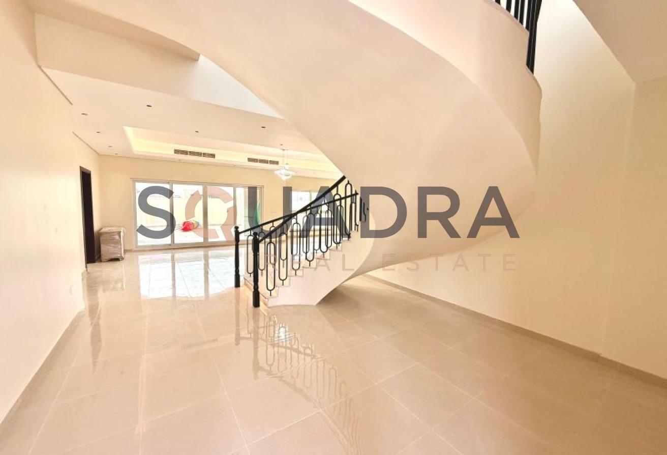 Spacious Family Home | Brand New | Easy Access photo 9