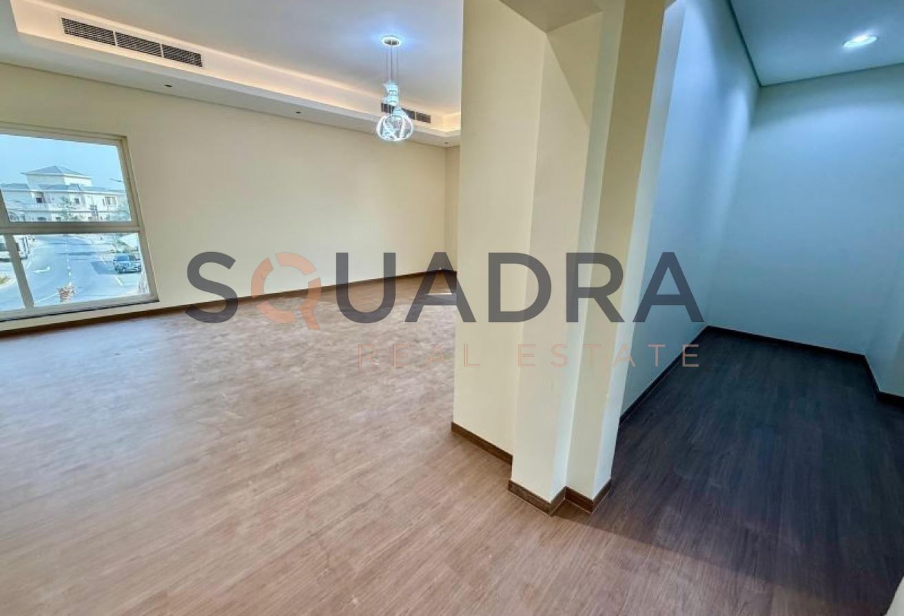 Spacious Family Home | Brand New | Easy Access photo 11