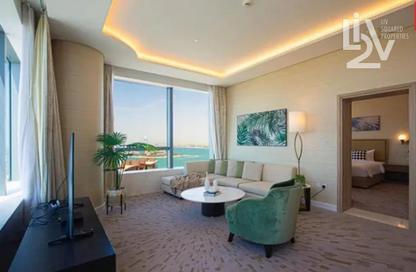 Apartment - 1 - 2 for rent in The Palm Tower - Palm Jumeirah - Dubai