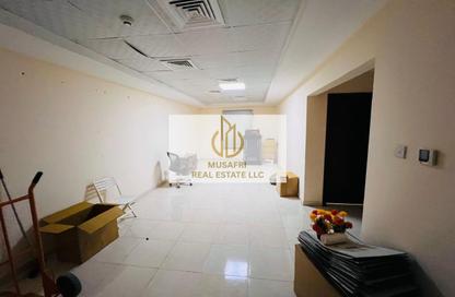 Apartment - 1 Bedroom - 1 Bathroom for rent in Muwailih Building - Muwaileh - Sharjah