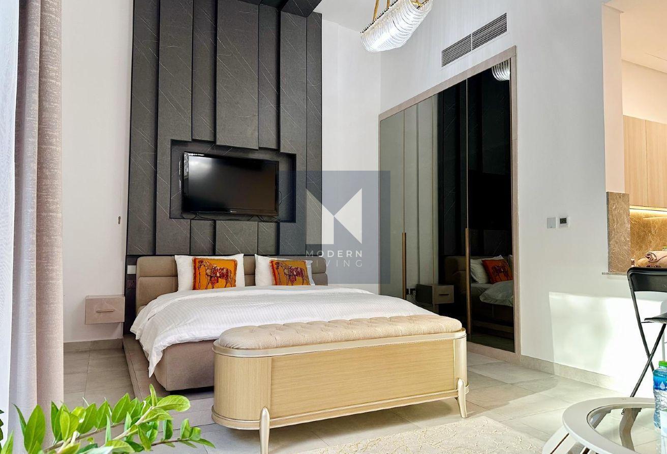 Chic Furnished Studio| Huge Terrace| Move-in Ready photo 4