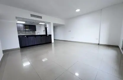 Apartment - 2 Bedrooms - 2 Bathrooms for rent in Tower 12 - Al Reef Downtown - Al Reef - Abu Dhabi