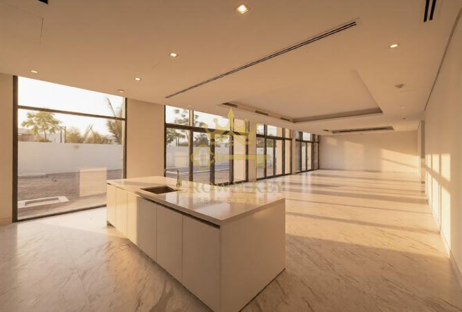 100387800 - Property Image 2