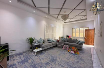 Villa - 5 Bedrooms - 7 Bathrooms for sale in Al Mowaihat 2 - Al Mowaihat - Ajman