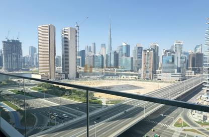 Apartment - 2 - 3 for rent in SOL Bay - Business Bay - Dubai