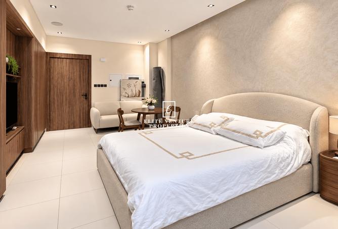 FULLY FURNISHED | ELEGANT STUDIO | PRIME AREA photo 2