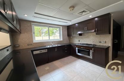 Villa - 3 - 4 for sale in District 5 - Jumeirah Park - Dubai