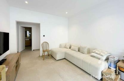 Villa - 2 Bedrooms - 3 Bathrooms for rent in Springs 2 - The Springs - Dubai
