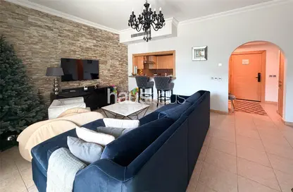 Apartment - 2 Bedrooms - 3 Bathrooms for rent in Al Hatimi - Shoreline Apartments - Palm Jumeirah - Dubai