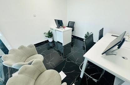 Co-working space - Studio - 1 for rent in Fatima Mohammad Ahmad Bin Suleiman Building - Al Raffa - Bur Dubai - Dubai