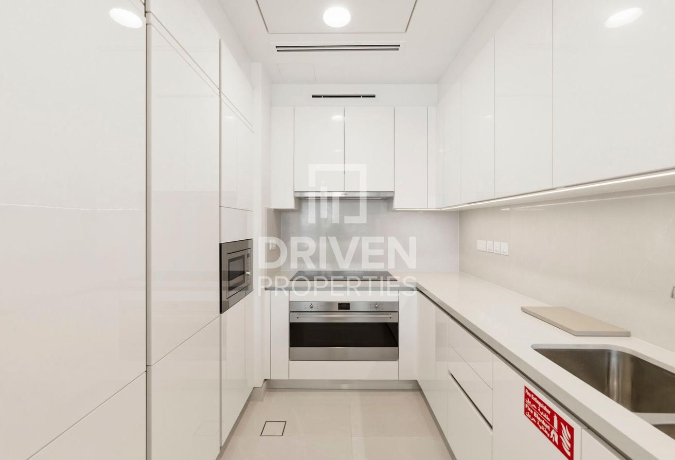 Burj Khalifa View | Huge Layout with Maid's Room photo 15