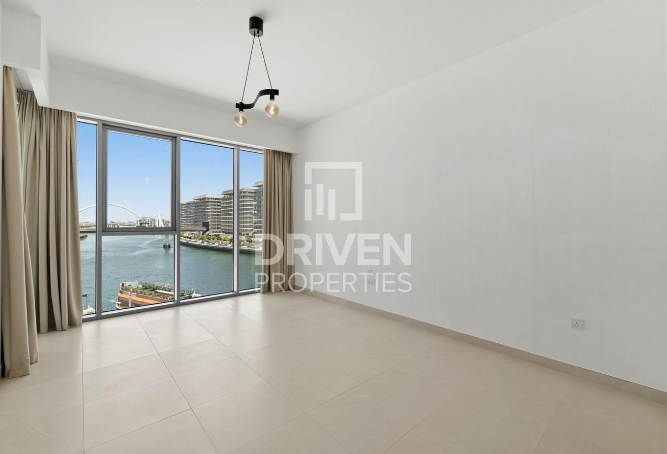 Burj Khalifa View | Huge Layout with Maid's Room photo 4