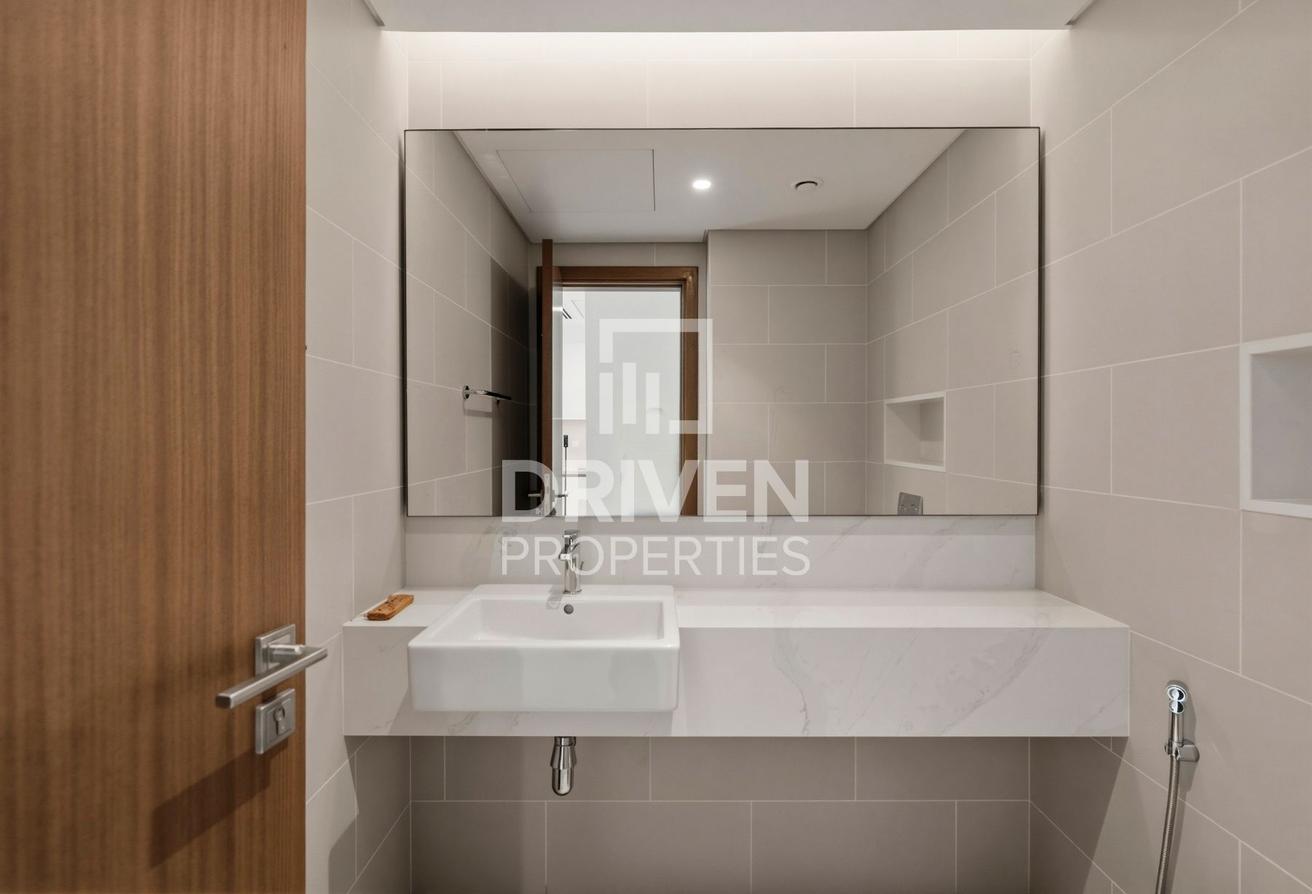Burj Khalifa View | Huge Layout with Maid's Room photo 20