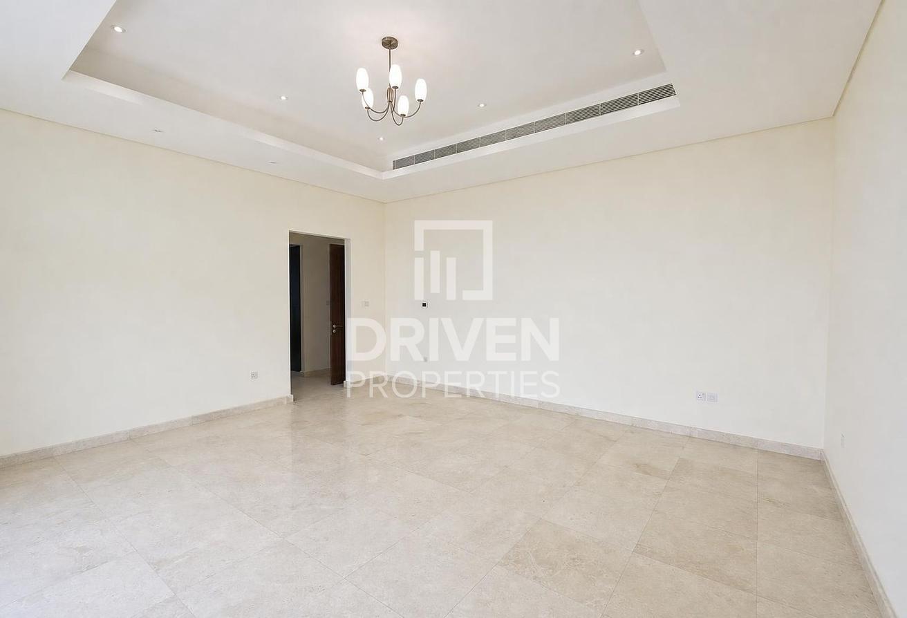Standalone Villa | Upgraded | Spacious Living photo 14