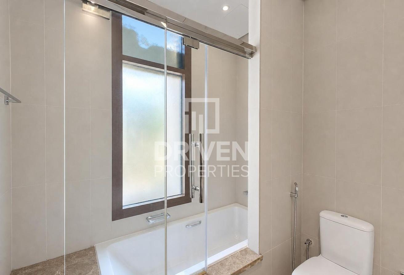 Standalone Villa | Upgraded | Spacious Living photo 23