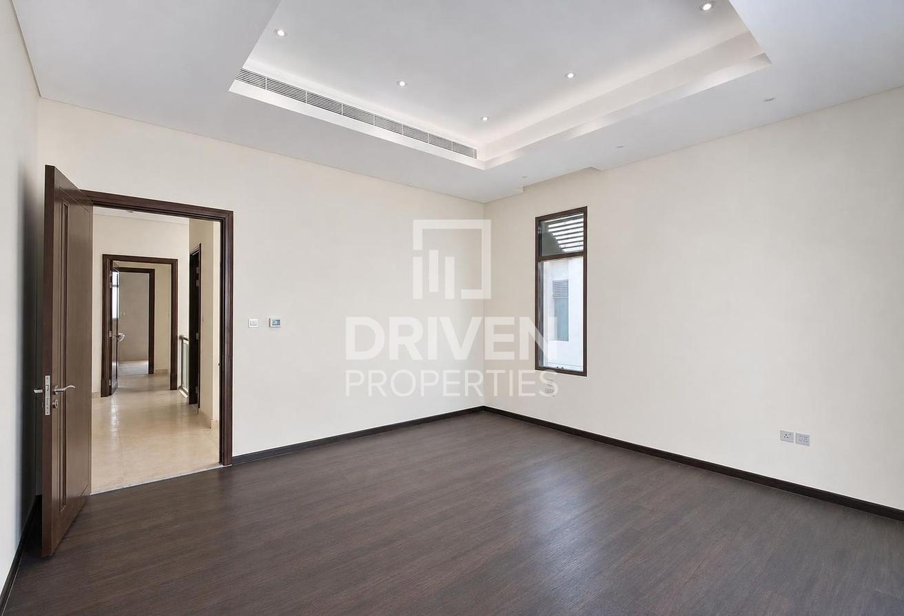 Standalone Villa | Upgraded | Spacious Living photo 12