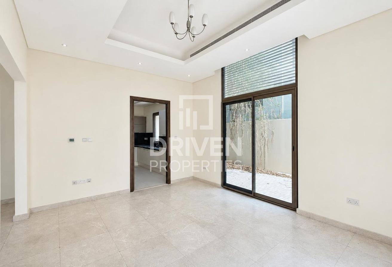 Standalone Villa | Upgraded | Spacious Living photo 7