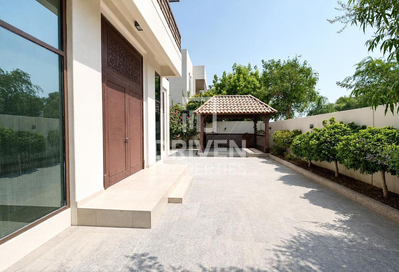 Standalone Villa | Upgraded | Spacious Living photo 26