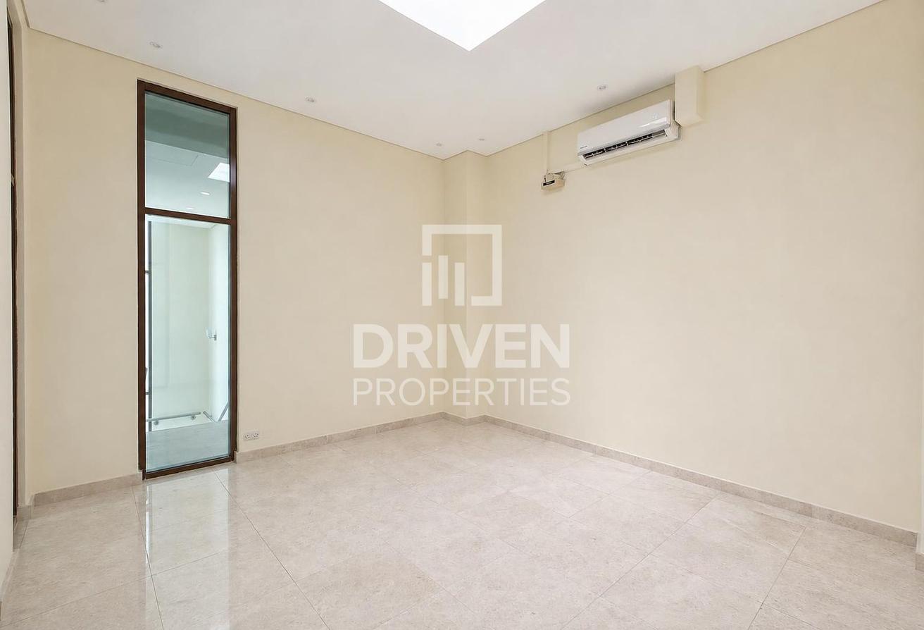 Standalone Villa | Upgraded | Spacious Living photo 15