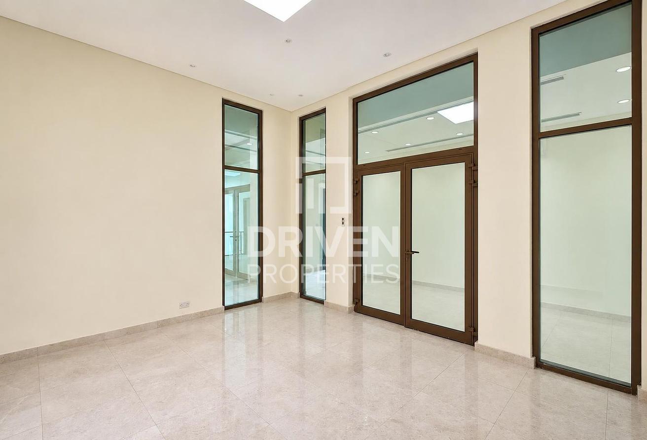 Standalone Villa | Upgraded | Spacious Living photo 16