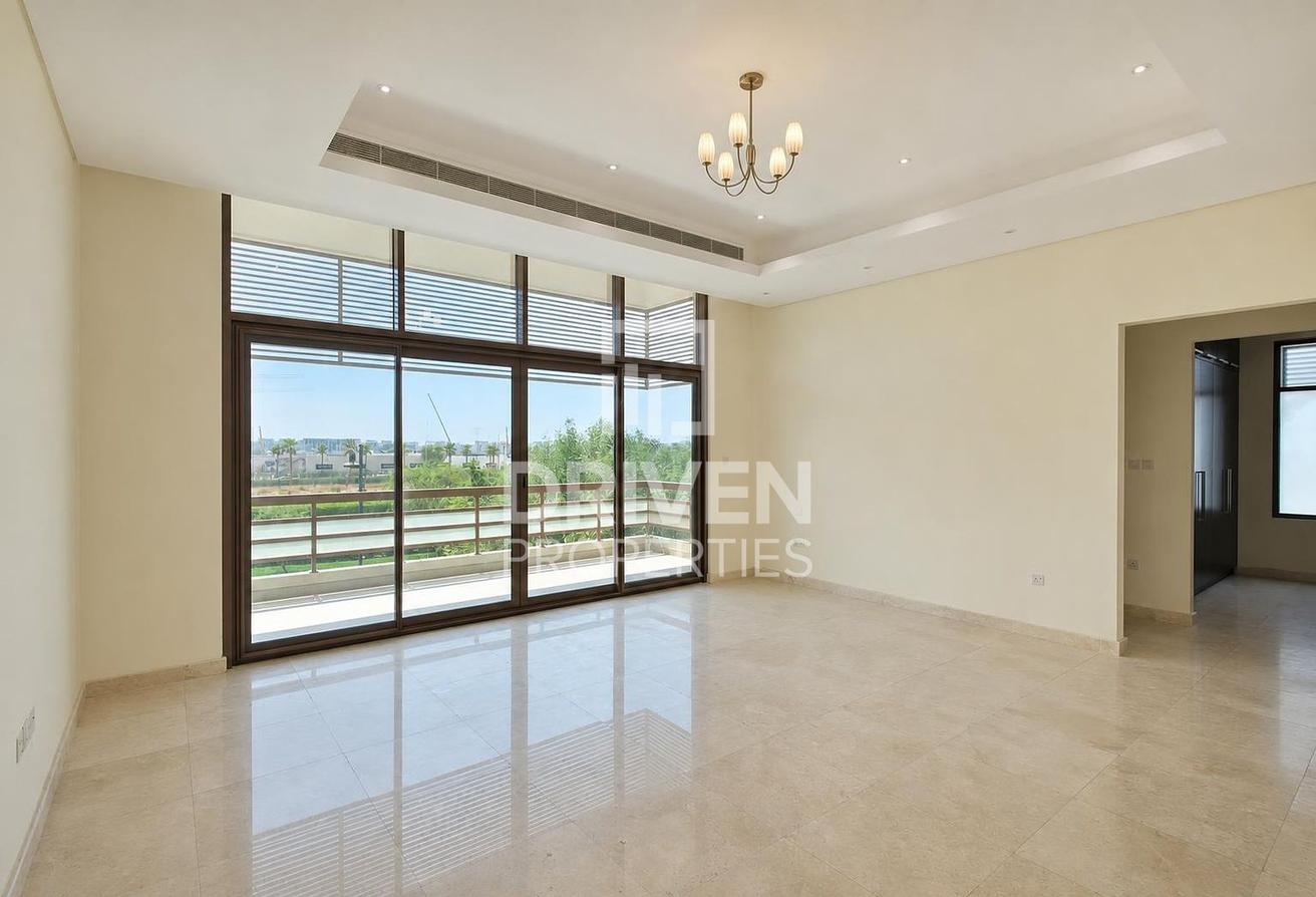 Standalone Villa | Upgraded | Spacious Living photo 13