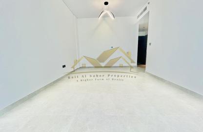 Apartment - 1 Bedroom - 2 Bathrooms for rent in Jumeirah Garden City - Al Satwa - Dubai