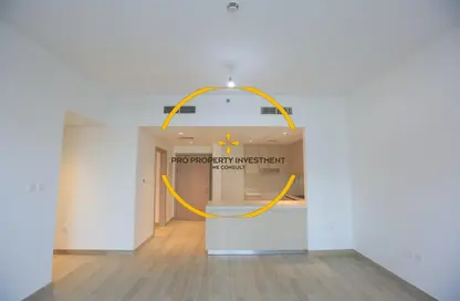 Apartment - 2 Bedrooms - 2 Bathrooms for rent in Waters Edge - Yas Island - Abu Dhabi